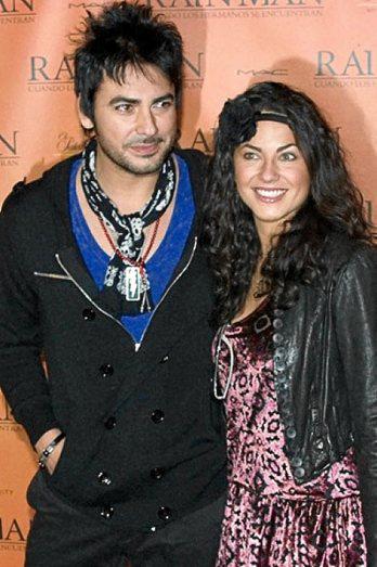 Festeja 33 años con chileno Beto Cuevas