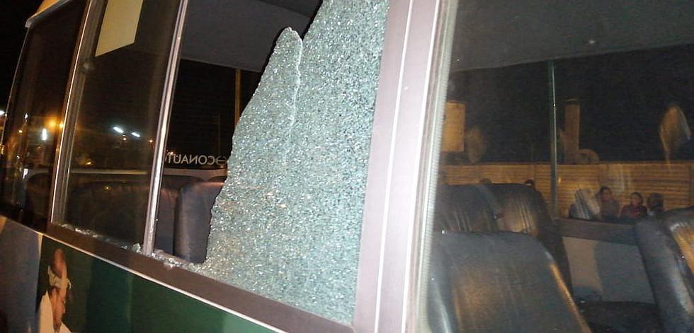 14 heridos dejó ataque de manifestantes a vehículos de Tisur (FOTOS)