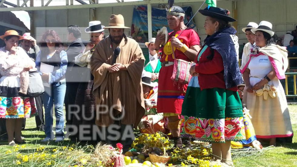En su día campesinos dan las gracias a los Apus