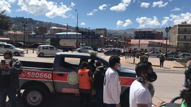 Efectivos de la comisaría de Cusco inspeccionan pintas en el local de Fuerza Popular