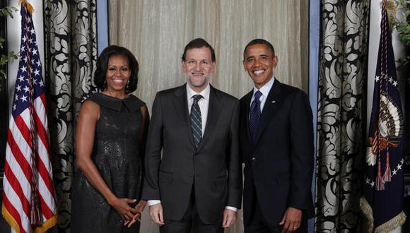 Rajoy difunde en Twitter su foto con el matrimonio Obama