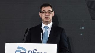 CEO de Pfizer señala que es necesaria una cuarta dosis de la vacuna contra el COVID-19