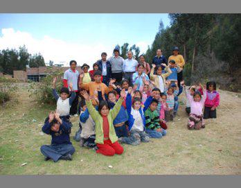 A favor de niños  de Tanquiscancha