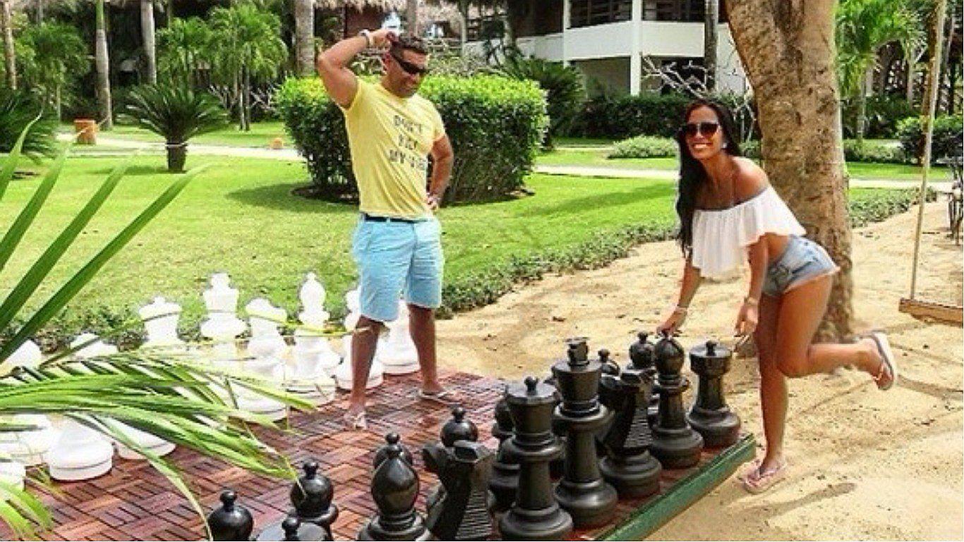 Carlos 'Tomate' Barraza y Vanessa López disfrutan el verano en Punta Cana (FOTOS)