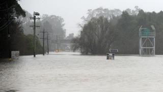 Miles son evacuados mientras las inundaciones en Sídney avanzan al norte de Australia