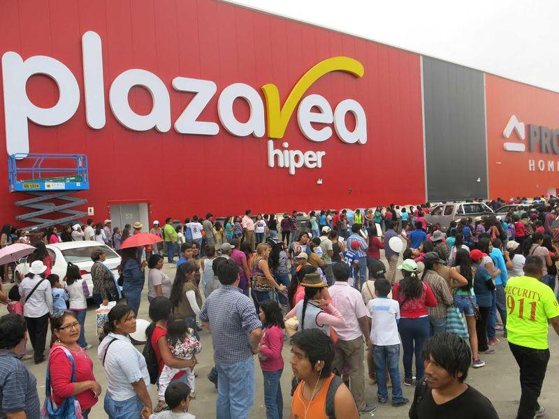 Plaza Vea abrió sus puertas ante multitudinario público