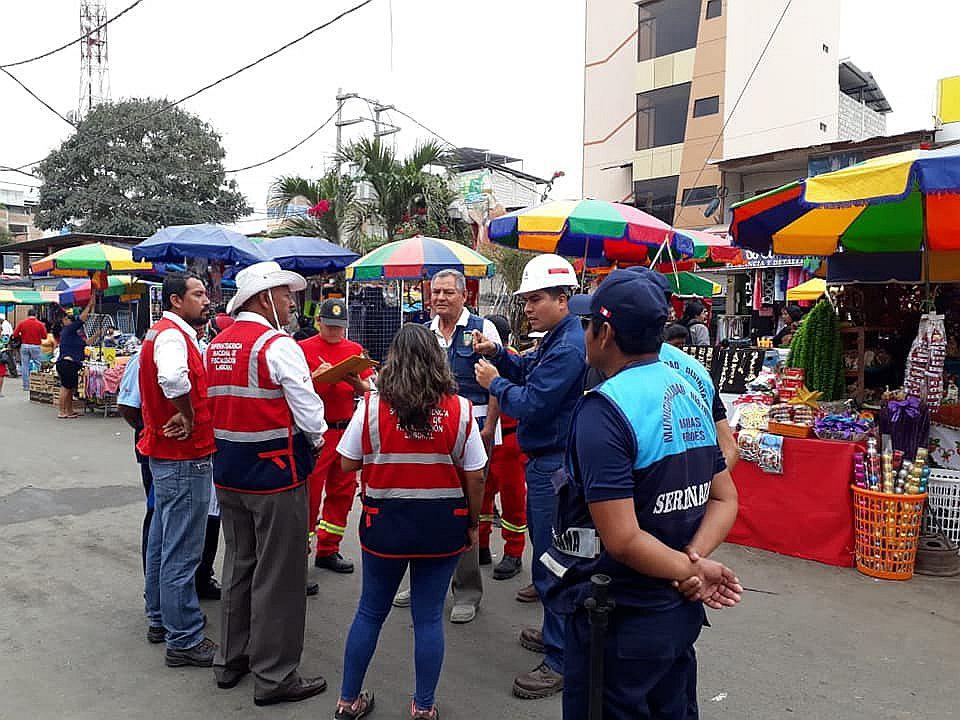 Realizan operativos en centros comerciales del distrito Aguas Verdes