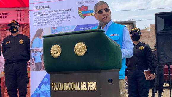 El ministro de Interior, Dimitri Senmache, participó en una ceremonia de la Policía Nacional en la ciudad de Trujillo | Foto: @MininterPeru