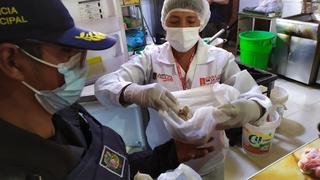 Comerciantes de pollerías en Huancayo atentan contra la salud de la población vendiendo pollo malogrado