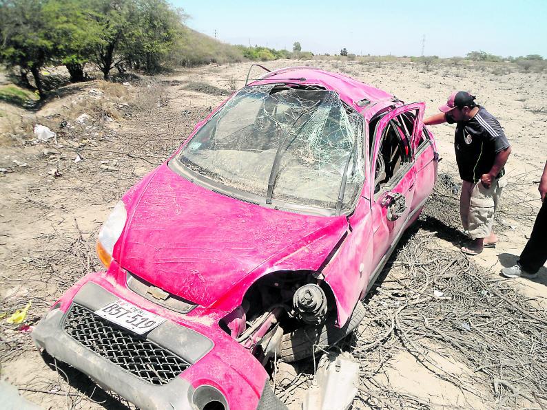 Nasca: Vehículo sufre volcadura y deja un herido