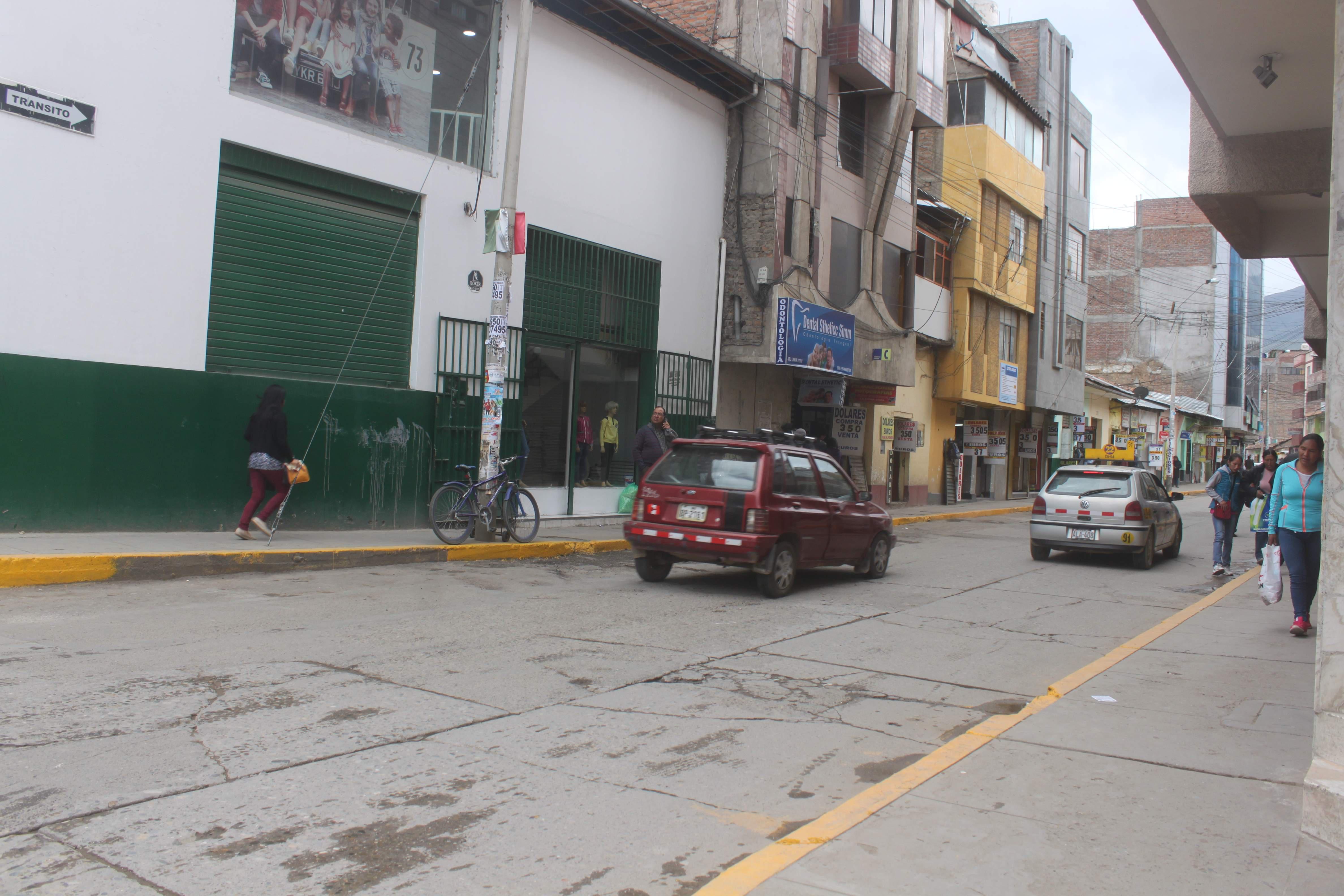 Multarán con 395 soles en Huancayo a quienes se estacionen en zonas rígidas
