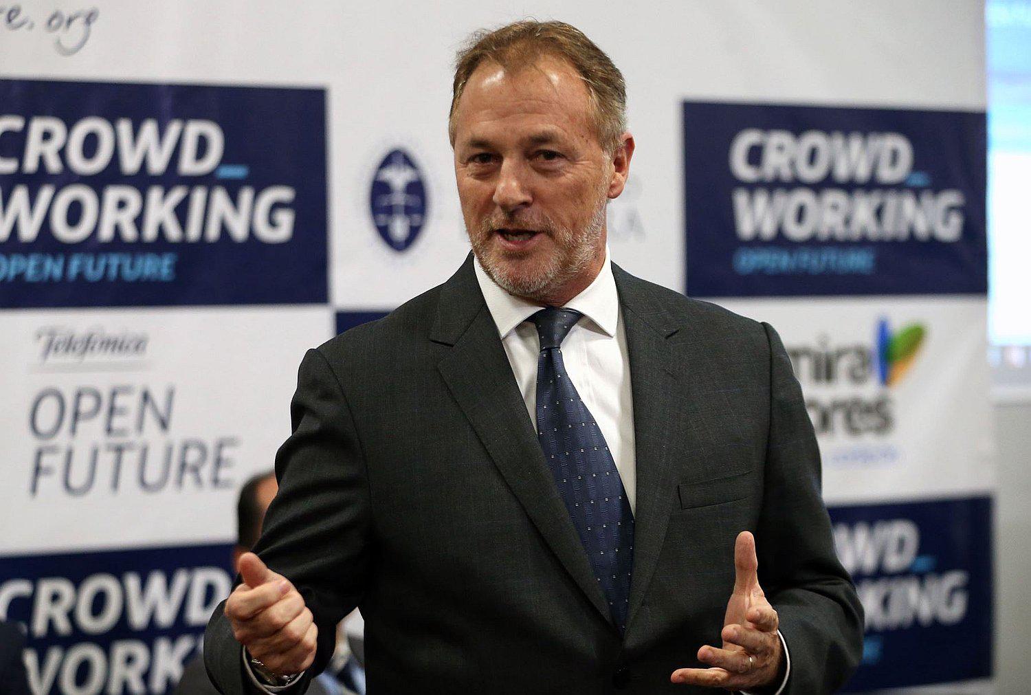 Disminuye aprobación de Jorge Muñoz, según IEP