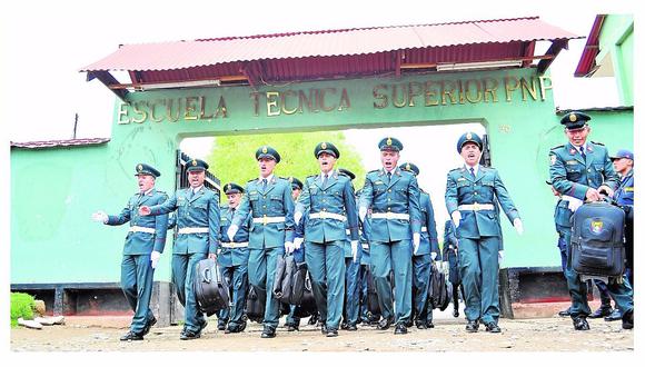 ​Más de 300 nuevos policías cuidarán las calles de la región Junín