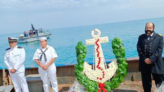 Paiteños realizaron ofrenda al mar en homenaje al almirante Miguel Grau