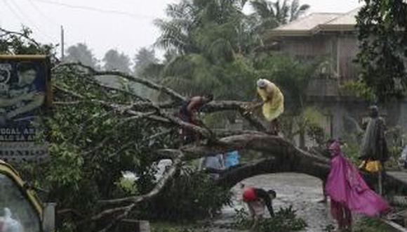 Filipinas: Se elevan a 200 los muertos por Tifón "Bopha"