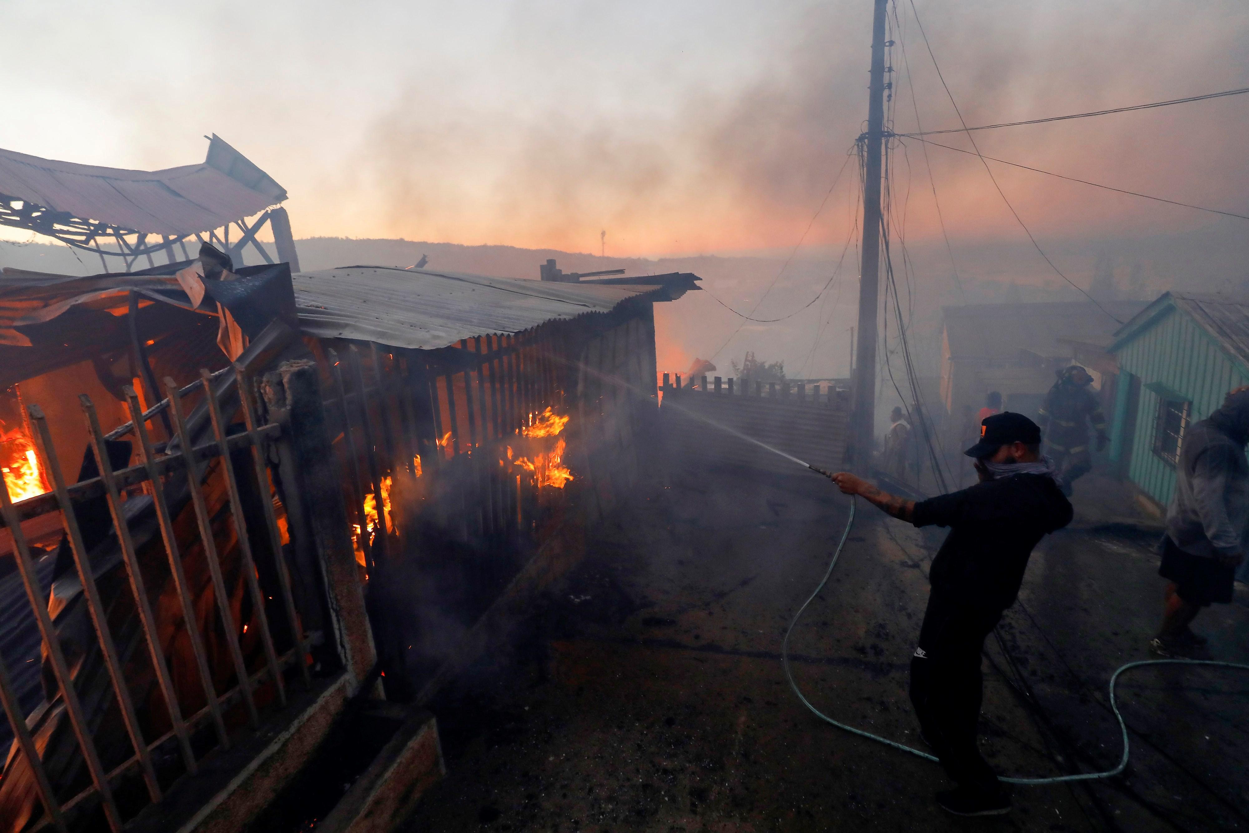 Incendios forestales en Valparaíso Chile. Fotos: EFE