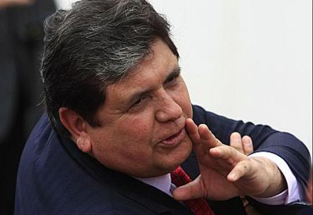 Alan García a Mario Vargas LLosa: "Prefiero las declaraciones de Julio Iglesias"