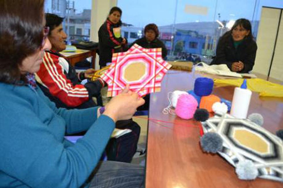 Pobladores elaborarán telares andinos y muñecas étnicas