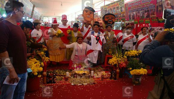 Curanderos hacen 'baño de florecimiento' a favor de Paolo Guerrero (FOTOS)
