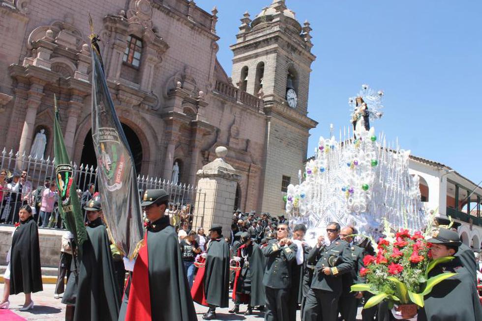 Policía rinde homenaje a su patrona "Santa Rosa de Lima"