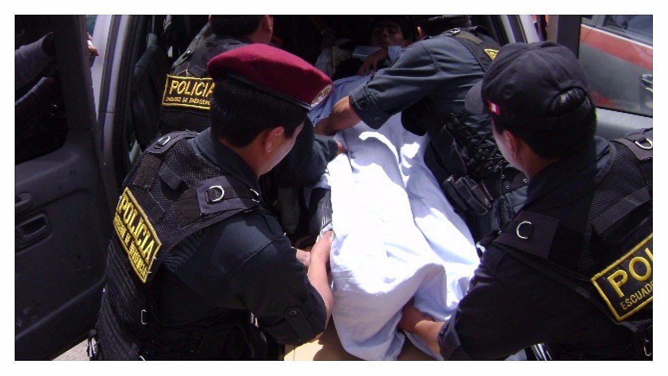 Dolor y crimen sin castigo: Asesinó brutalmente a su esposa e hijo antes de lanzarse bajo un bus