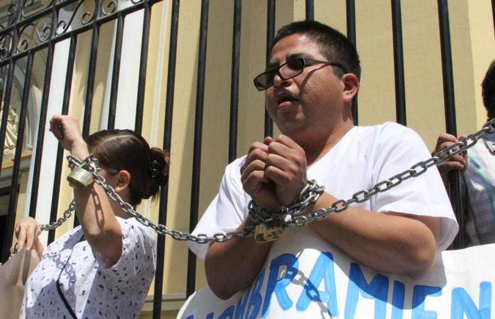 Midori renuncia en vísperas de censura