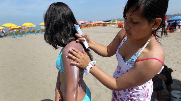 Protectores solares deben ser indicados por especialistas de acuerdo a la piel de cada persona.
