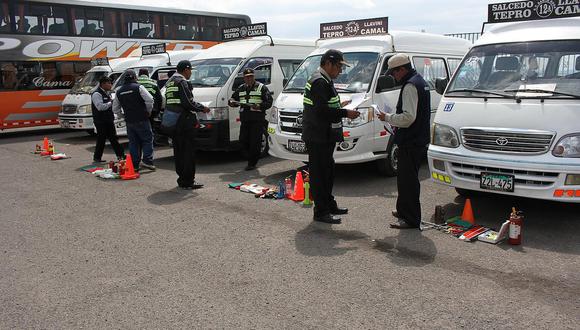 Transportistas consuman incremento de tarifas para el pasaje urbano en Puno
