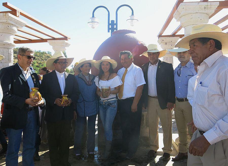 ​Arequipa: Preparan mil 250 litros de chicha para el Récord Guinness (VIDEO)