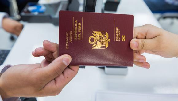 Para la emisión de pasaportes Migraciones utiliza los datos personales de los usuarios que se consignan en la plataforma del Reniec. (Foto archivo referencial GEC)