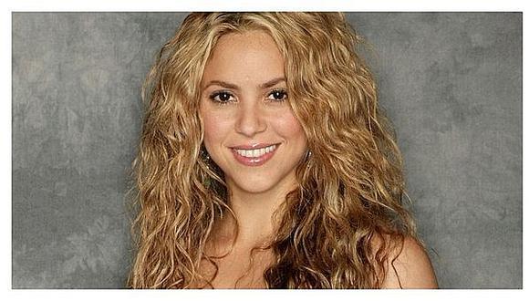 Shakira reaparece cantando (VIDEO)