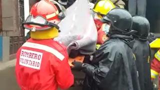 Comerciante sufre accidente tras ser aplastada por planchas de melamina en Huancavelica