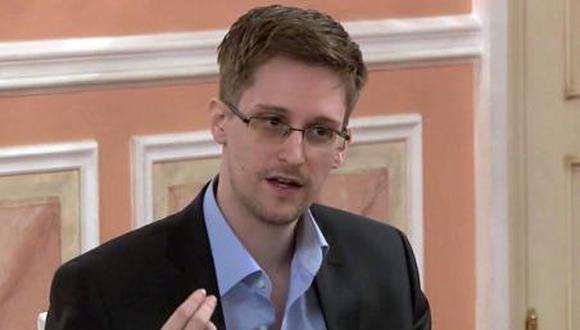 Edward Snowden pide oficalmente asilo a Brasil