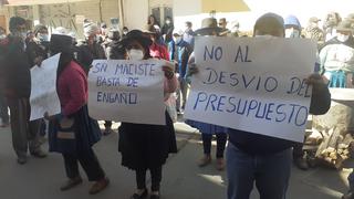 Pobladores viajan más de 8 horas para realizar protesta en puerta de Gobierno Regional de Huancavelica