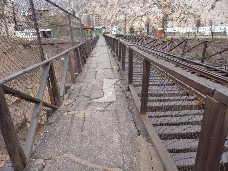 La Oroya: Estructuras de puente con rajaduras