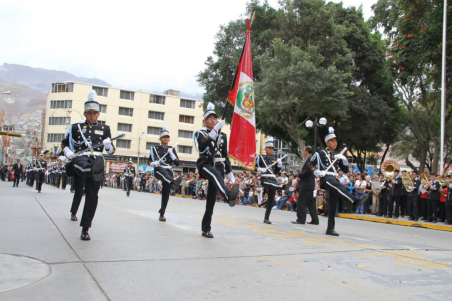 Colegio Leoncio Prado celebra 187 años de vida institucional
