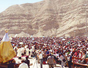Miles de fieles visitaron a la Virgen de Chapi