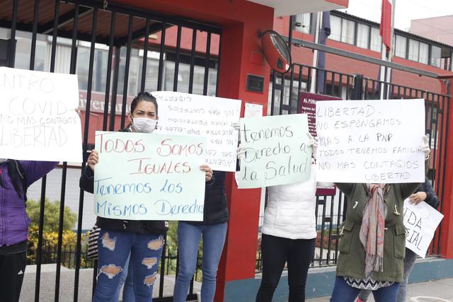 Poder Judicial de Lima Norte: familiares de detenidos protestan por paciente con COVID en carceleta. Fotos: Violeta Ayasta/GEC