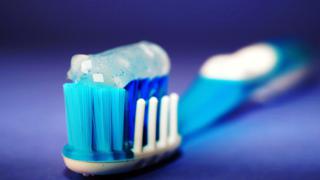 5 formas de utilizar pasta de dientes en la limpieza de tu hogar