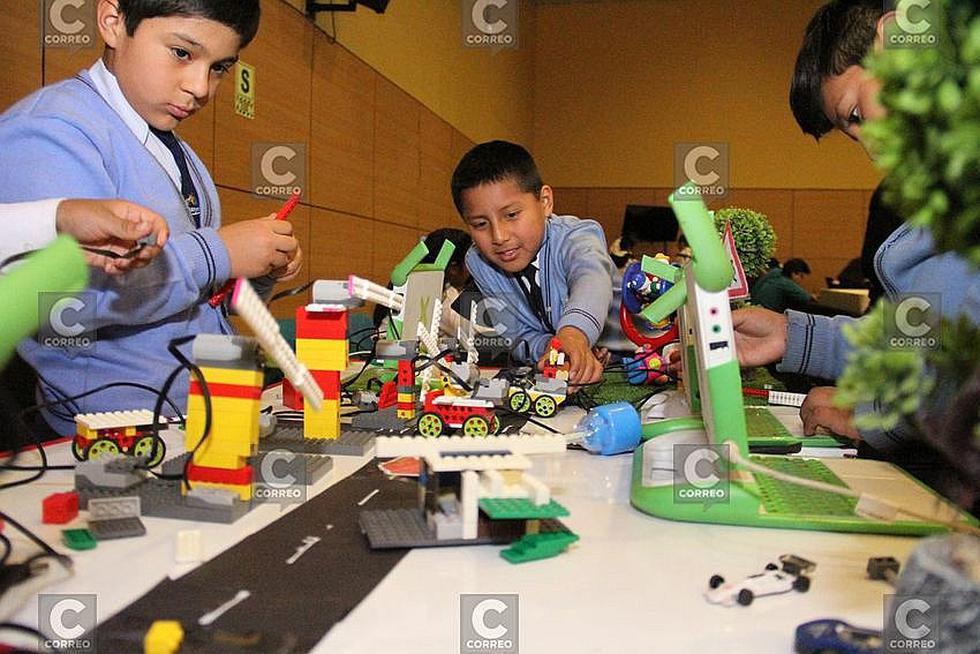 Más de 150 estudiantes en Olimpiadas de Robótica que organizó la UCSP(FOTOS)