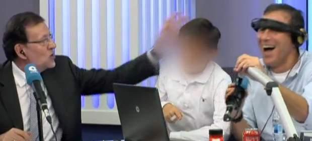 Mariano ​Rajoy regaña a su hijo en vivo por criticar comentarios del videojuego FIFA (VIDEO)