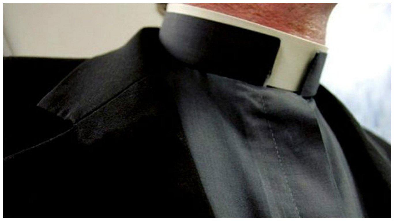 Arequipa: Suspenden a sacerdote por tocamientos a menor