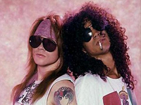Axl Rose habla de tregua en Guns N' Roses pero recuerda insultos de Slash