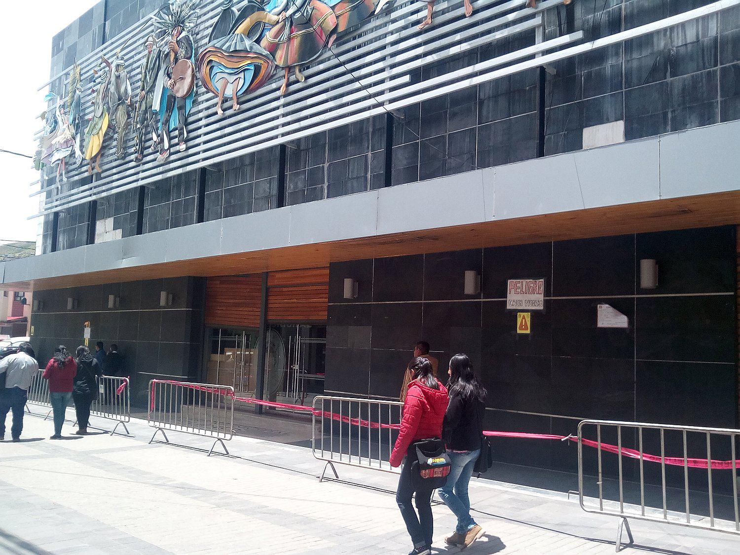 Usarán el  teatro municipal para elección de reinas a pesar de ser área peligrosa