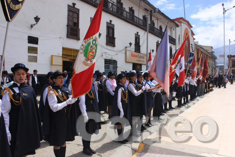 Colorido desfile engalana calles de Huancayo (FOTOS) 