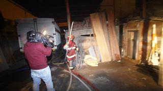 Maderera ardió en llamas en San Juan de Lurigancho (FOTOS)