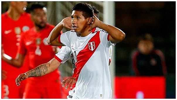 Selección Peruana: Edison Flores corrige a periodista y le hace pasar papelón (VIDEO)
