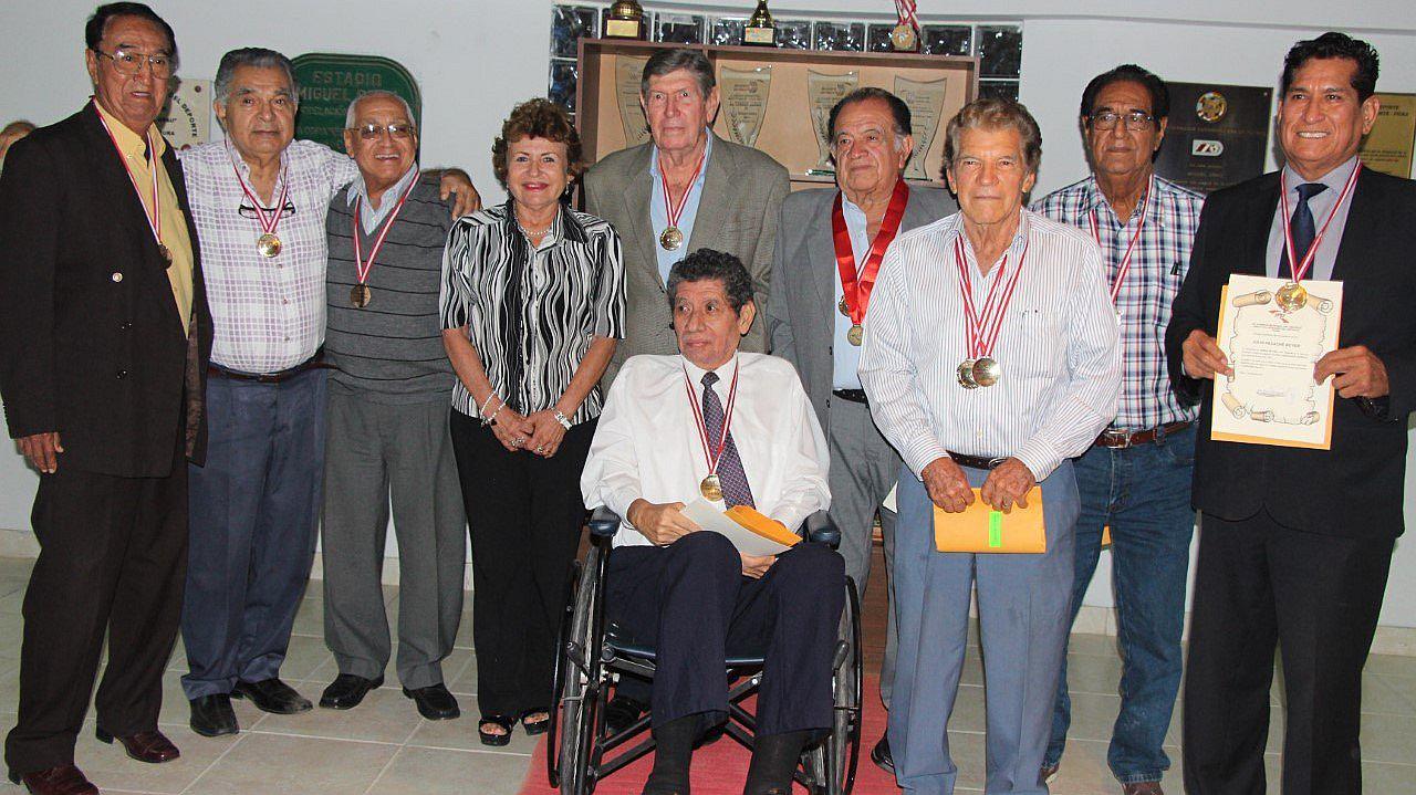 Piura: Basquebolistas subcampeones nacionales recibieron reconocimiento