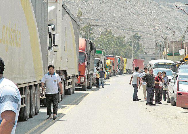 Por paro en La Oroya camiones con fruta  no llegarían a mercados de Lima