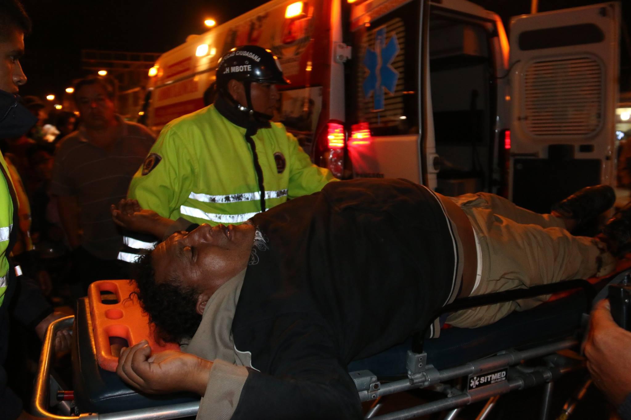 Facebook: Chofer sube a la vereda, atropella a comerciante y fuga